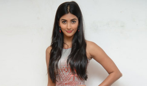 Pooja Hegde desktop Wallpapers