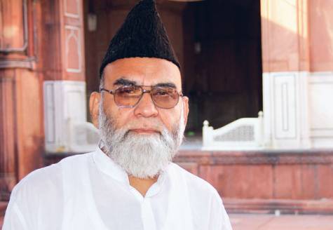 The Shahi Imama of Delhi&#39;s Jama Masjid, Syed Ahmed Bukhari has called upon Muslims to stay away from Anna movement saying his war cry - Vande Mataram and ... - imam-anna-1(1)
