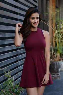 disha patani brown dress Disha Patani heats up the internet in a bold brown lace dress Disha Patani