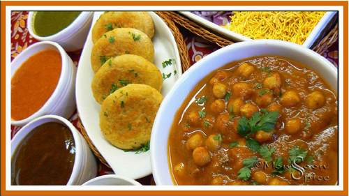 Aalu Tikki Chole Chat