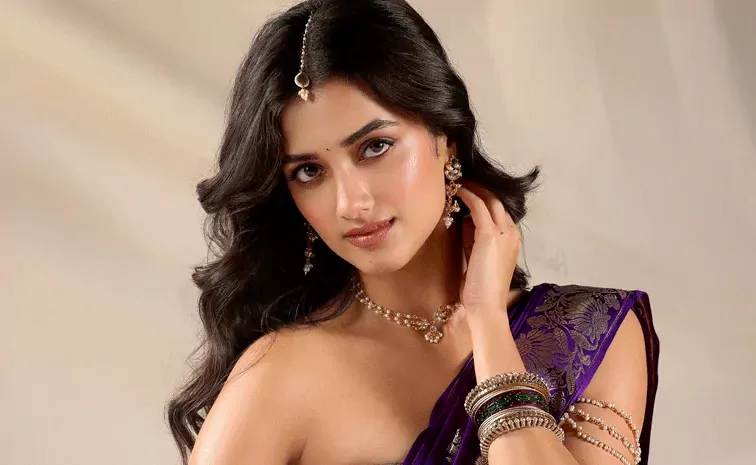భాగ్యశ్రీ బోర్సే సంచలన నిర్ణయం: ఫ్యాన్స్ షాక్!