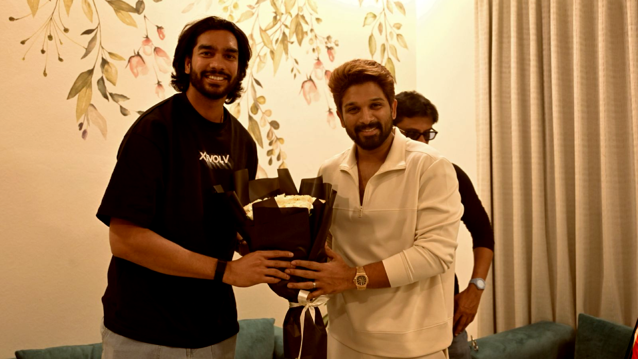 RCB Cricketer Venkatesh Iyer Visits Allu Arjun
