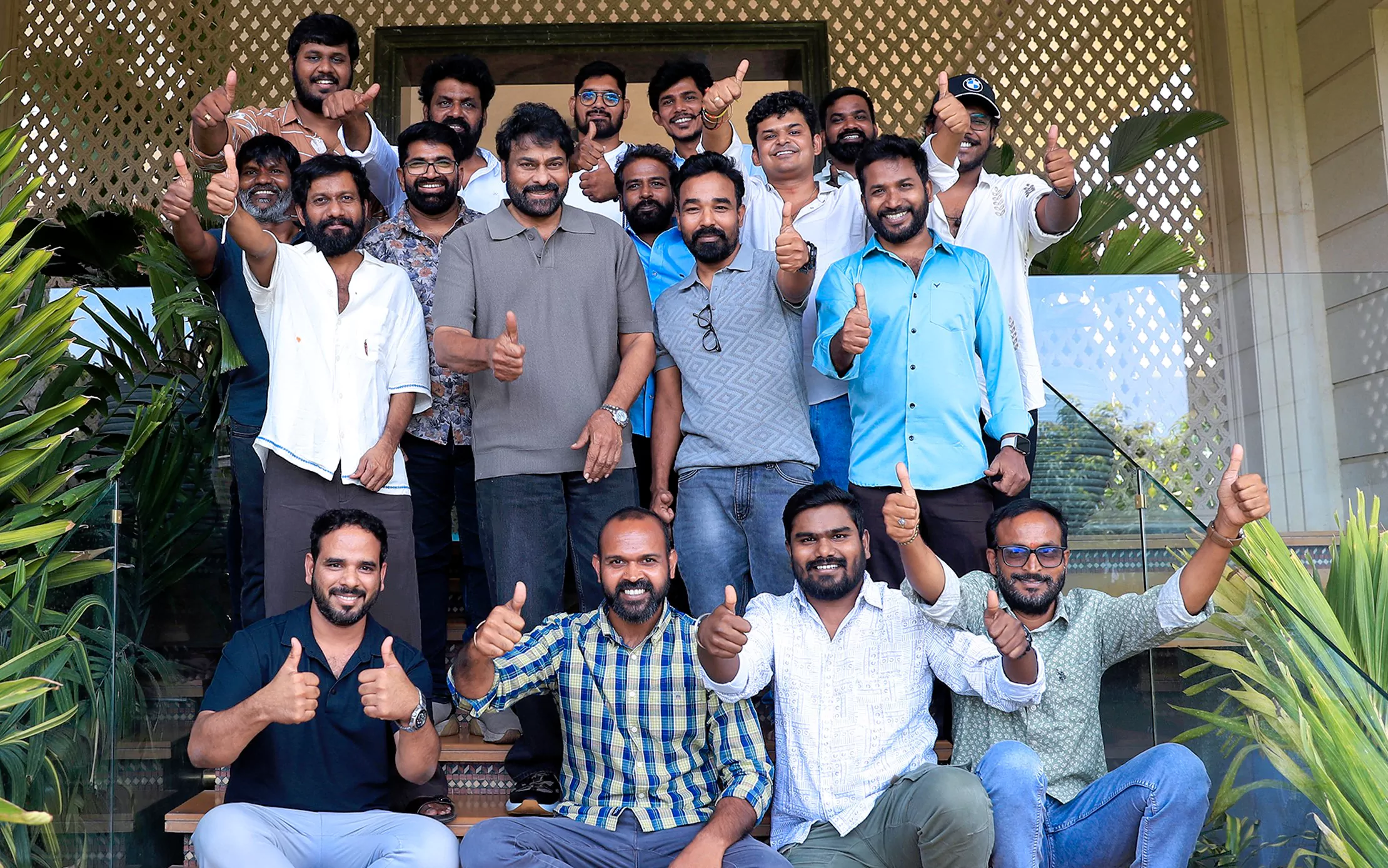 'పెద్ది' బ్లాక్‌బస్టర్ సక్సెస్.. టీమ్‌పై ప్రశంసల వర్షం కురిపించిన మెగాస్టార్ చిరంజీవి!  