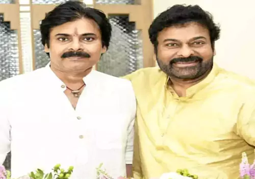 పవన్ కళ్యాణ్ వెనక్కి.. చిరంజీవి ముందుకి... | Chiranjeevi replaced Pawan ...