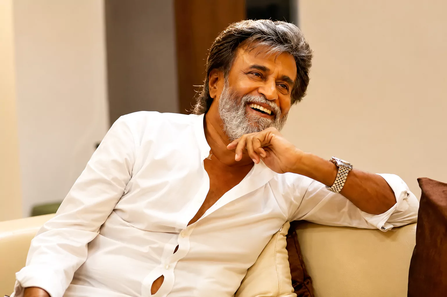 గురువు కుమార్తెకు కోట్ల రూపాయల గురుదక్షిణ.. రజినీకాంత్ ఉదార గుణం ఎంత గొప్ప‌దంటే?