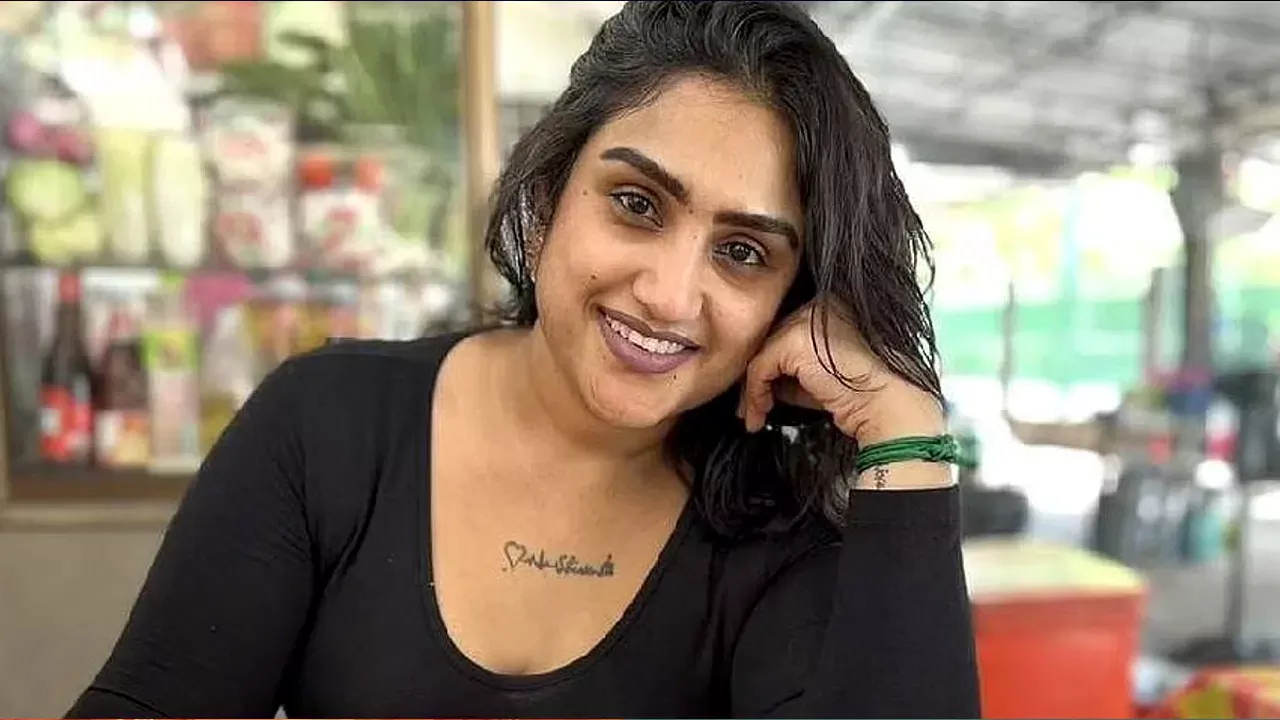 ఆ సమయంలో స్టార్ హీరోయిన్ నా మీద అరిచింది.. వనిత విజయ్ కుమార్ సంచలన వ్యాఖ్యలు