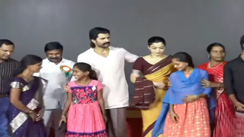 ఇచ్చిన మాట నిలబెట్టుకున్న విజయ్ దేవరకొండ - రష్మిక.. విద్యార్థులకు బంపర్ ఆఫర్!