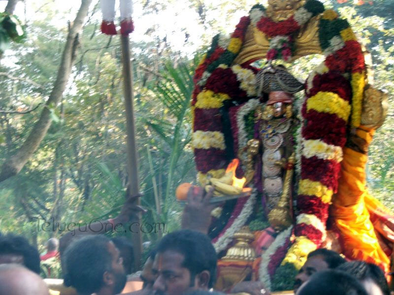 paaruvetauthsavam80.jpg