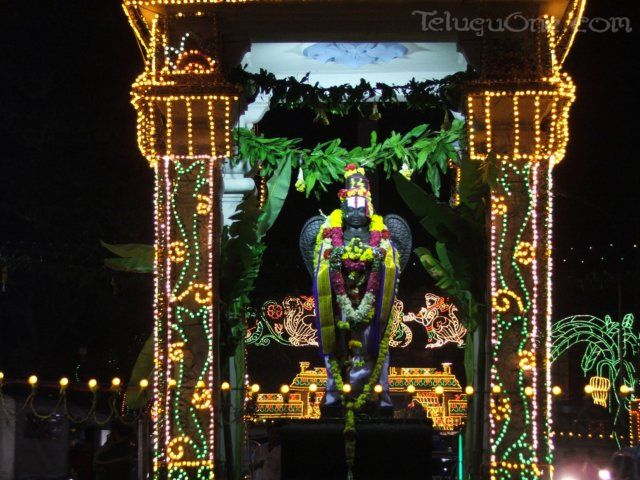 tirumalatemplenightview.jpg