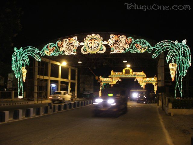 tirumalatemplenightview29.jpg