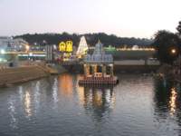 tirumalatemplenightview34_small.jpg