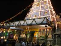 tirumalatemplenightview49_small.jpg