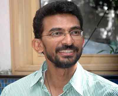 Is Shekar Kammula losing confidence?, Shekar Kammula Anamika Movie,  Anamika competition Movies Yevadu and One, Shekar Kammula Recent Flops Movies