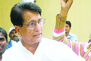 ajit singh to be sworn in, ajit singh to be aviation minister, rld chief ajit singh central ministry, ajit singh in central cabinet, rld joins upa, up elections upa rld deal, ajit made central minister