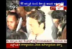 attack on akbaruddin, attack on akbaruddin latest news, akbar news, akbar health condition, akbaruddin discharged from hospital, akbaruddin owaisi care hospital, akbar discharged, akbar back home, akbar out of hospital