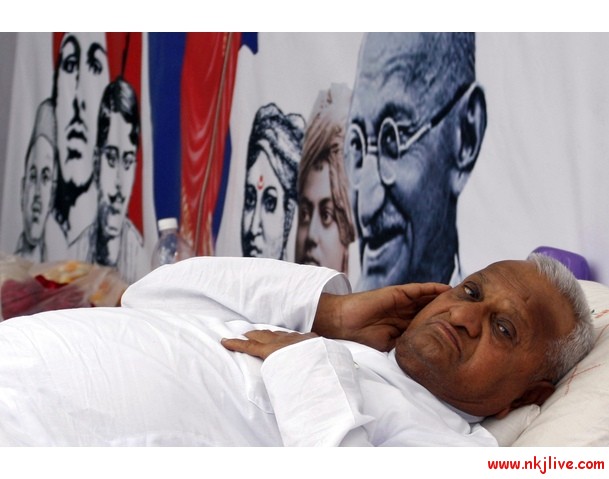 anna hazare health, anna hazare ralegaon siddhi, anna hazare back pain, anna hazare advised rest, doctors advise anna hazare rest, anna hazare 11 december delhi agitation  