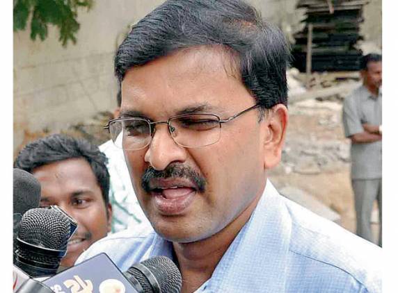 cbi jd laxminarayana, cbi jd call list case, breakthrough in jd call list case, first arrest in jd call list case, jd call list case k venka reddy, cid arrested k venka reddy jd call list case, venka reddy arrested in jd call list case