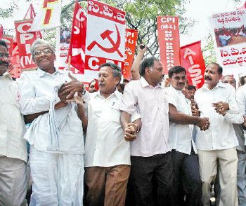 left parties chalo assembly, chalo assembly 25 july 2012, cpi cpm chalo assembly, chalo assembly protest rally, heavy bandobust chaloi assembly, police bandobaust chalo assembly, basheerbagh police firing incident, ap power crisis chalo assembly