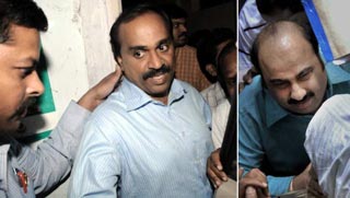 gali janardhan reddy 4.9 crore cash, obulapuram mining company md bv srinivasa reddy bellary, cbi srinivasa reddy bellary bank, cbi took srinivasa reddy to bellary, cash seized from truck omc money, cbi srinivas reddy in bellary