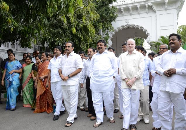 jagan loyalist mlas, jagan cbi case, jagan mlas resignations, jagan loyal mlas resignation, jagan camp mlas resignations, ysr congress president jagan mohan reddy