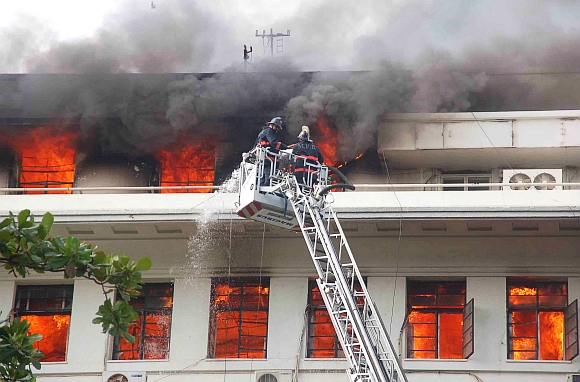 mumbai mantralaya fire, mumbai secretariat fire, maharashtra secretariat fire, mumbai mantralaya death toll, mumbai fire 21 june 2012, mumbai fire death toll, mantralaya fire death toll