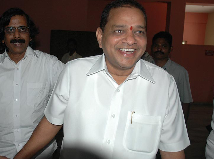 emaar villas case, cbi questioning emaar villa owners, emaar villa owners cbi interrogation, nukarapu surya prakash rao surya newspaper, cbi arrested nukarapu surya prakash rao, nukarapu convicted cheat, nukarapu surya prakash rao vijaya bank case