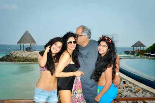 Sridevi sizzling hot in Bikini!, Sridevi hot in Bikini, Sridevi daughter Jhanvi Hot Photos, Sridevi Hot Bikini Photos